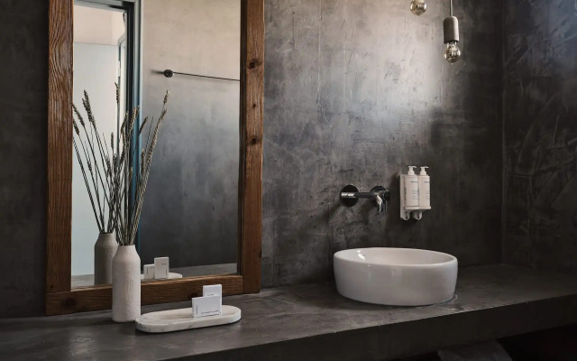 Koufonisia Hotel & Resort