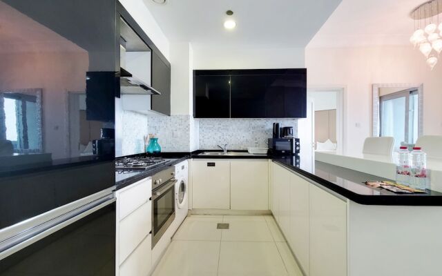 GreenFuture - Super Chic Condo With Incredible Cityscape Views