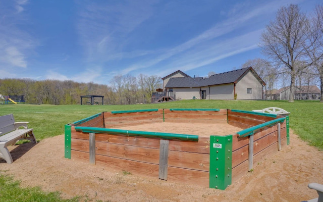 Expansive Retreat on 5 Acres in Shakopee!