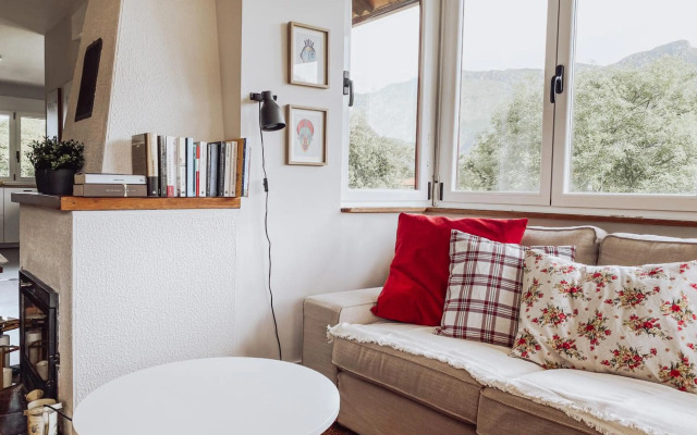 Bella Kalma, acogedora casa con parking, jardin y wifi