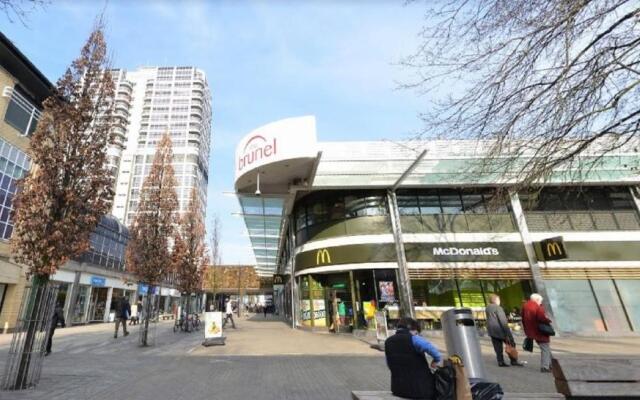 Swindon Old Town Duplex - Entercloud9sa