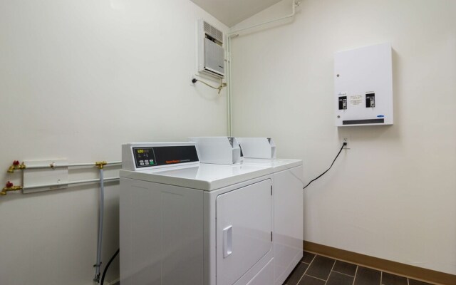 Motel 6 Kerrobert Sk