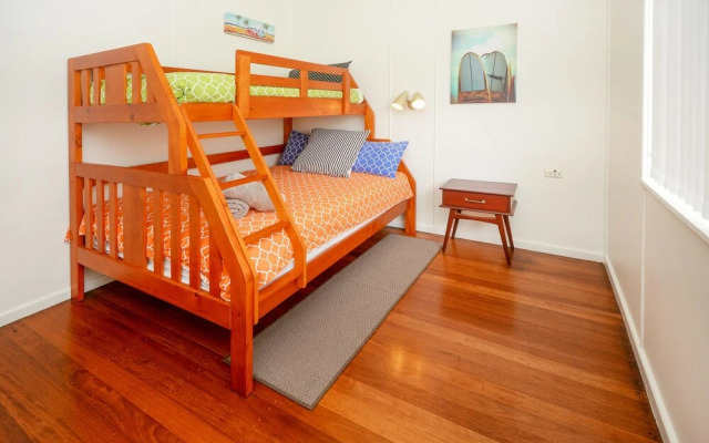 Stay on Seventh - Sawtell