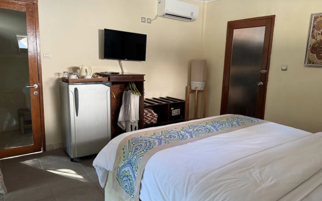 Scallywags Beach Club