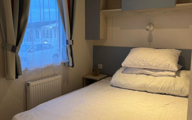3 Bedroom Stunning Caravan Justin