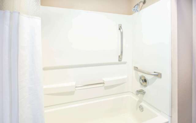 Baymont by Wyndham Plano