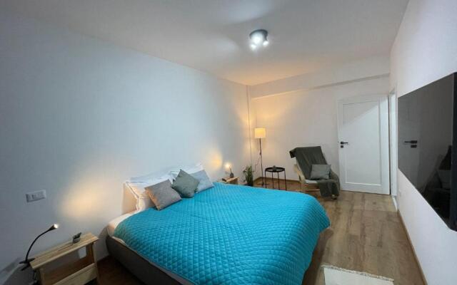 Luxury Q Residence near Palas Mall