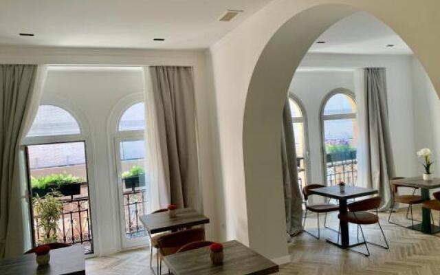 Migdal Palace