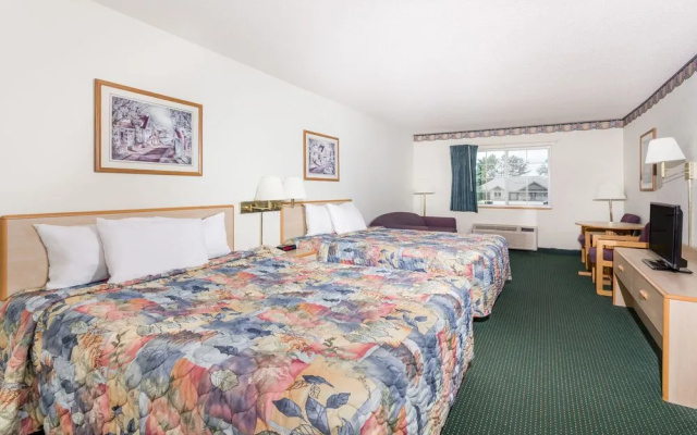Super 8 Eagle River