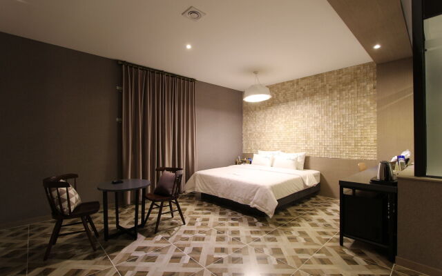 The Zenith Hotel
