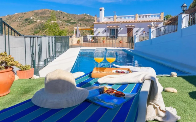 Villa José Andrés Torrox by Ruralidays