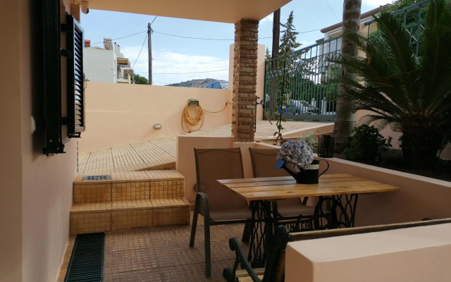 petite nafplio sofos apartment