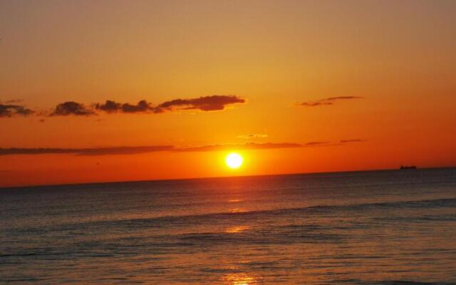 "room in Guest Room - Caparica Poshtel An Luxury Hostel"