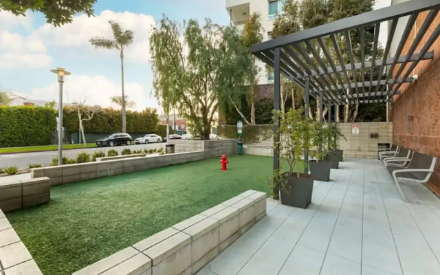 Stylish Retreat W Pool GYM Parking 10min to Cedars