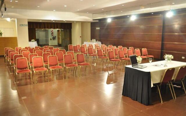 Carlton Hotel