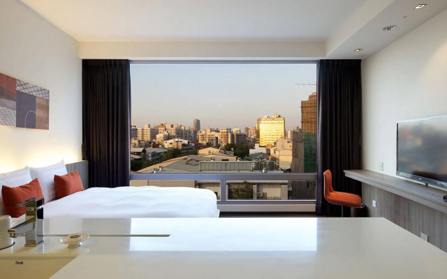 52 Hotel