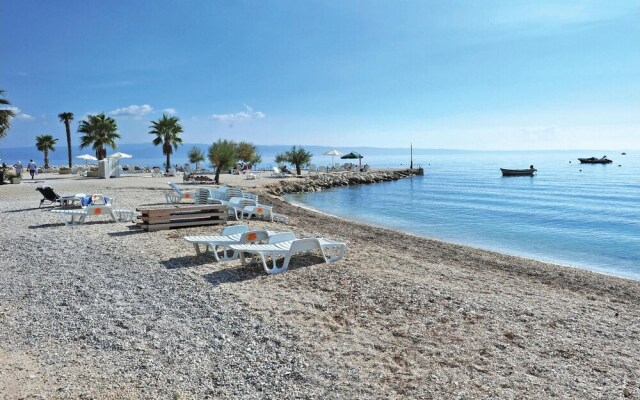 Nice Home in Podstrana With Wifi and 4 Bedrooms