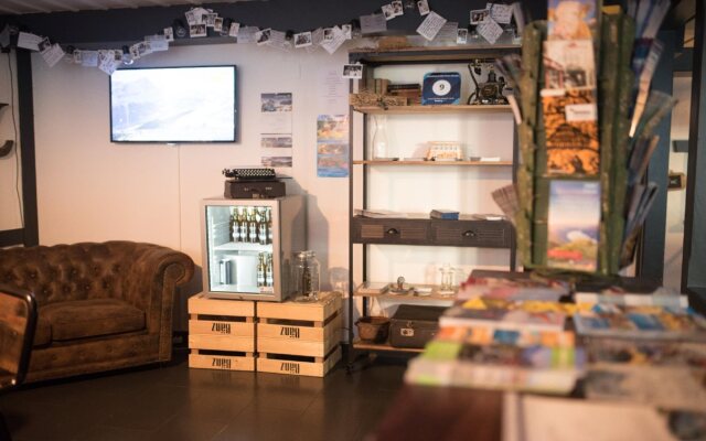 bed & bar No.8 Hostel Adults Only
