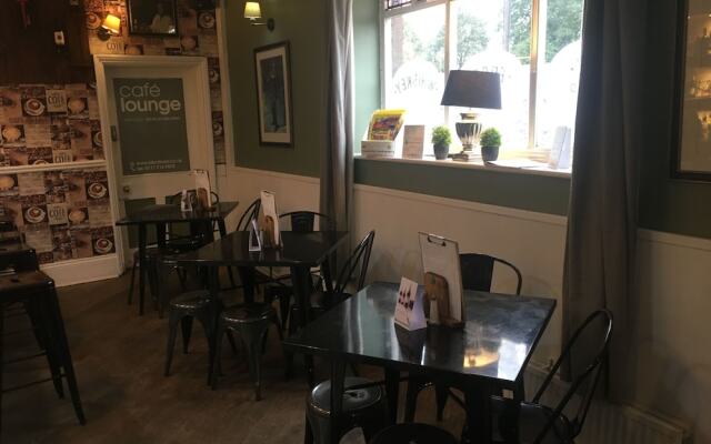 The Crown Inn - By Blunt Bars