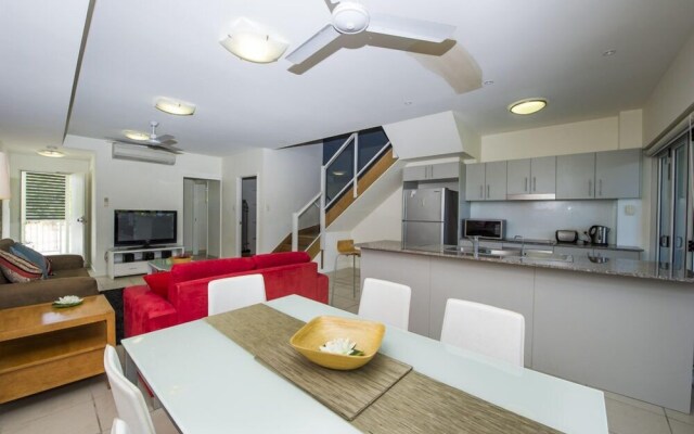 Beachside Apartment 10