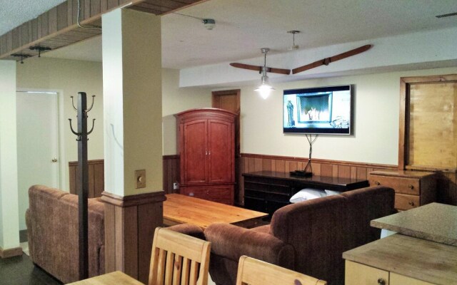 4 Bedroom Blue Mountain Rental with Hot Tub