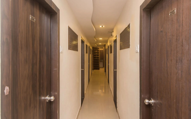 Hotel Golden Nest by OYO Rooms