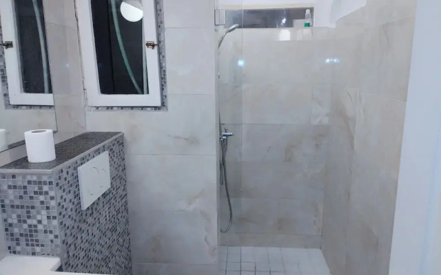 Large Studio/family Apartment