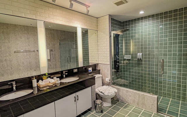 Benviar Tonson Residence