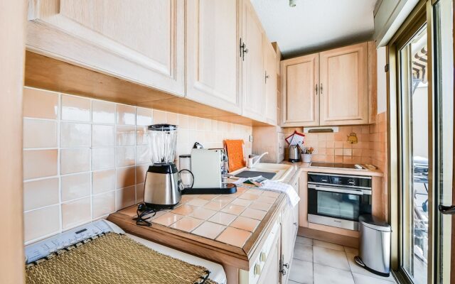 Le Cygne Apartment 1