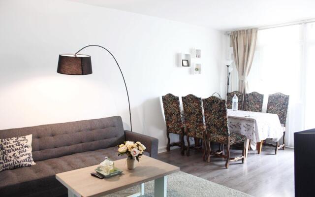 Cosy 74m2 apartment close to Paris and La Defense