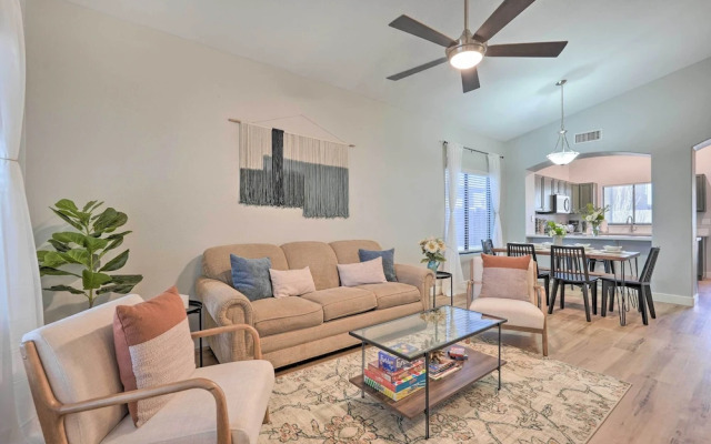 Private Yard: Sunlit Peoria Vacation Rental!
