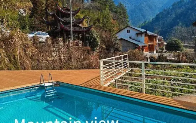 Whispering Mountains Boutique Hotel