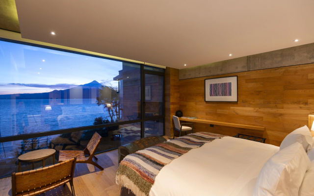 Hotel AWA Puerto Varas