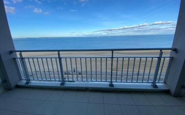 Apartment Vue Mer - Direct a la Plage