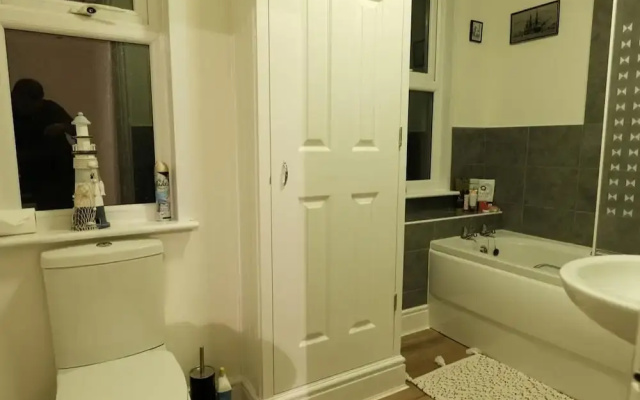 2br-beachviews-petfriendly-freeparking