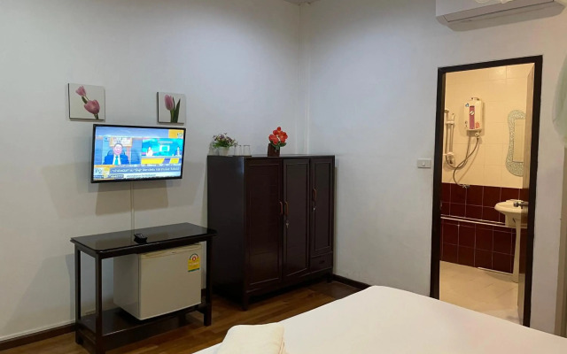 Nawaporn Place Guesthouse