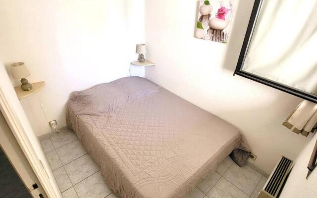 Appartement Six-Fours-les-Plages, 2 pièces, 4 personnes - FR-1-316-157