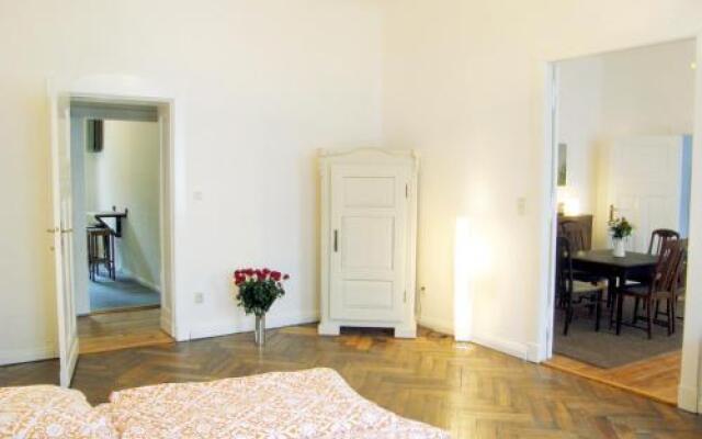 Elegante Altbauwohnung (CB1)
