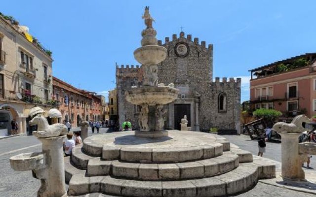 monovano in taormina centro