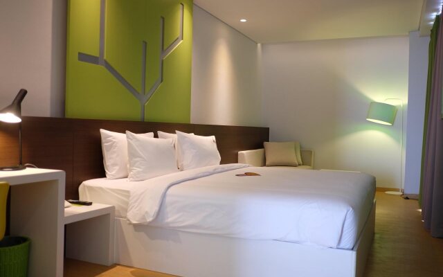 MaxOne Hotels at Pemuda