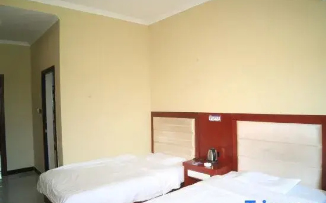Huayin Dongyuan Hotel