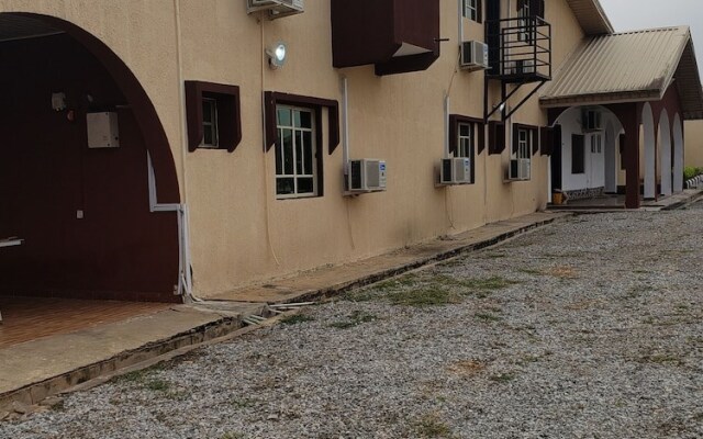 West Point Ile-Oluji Hotel & Suites