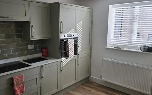 Stylish 2-bed House in Stamford Town Centre