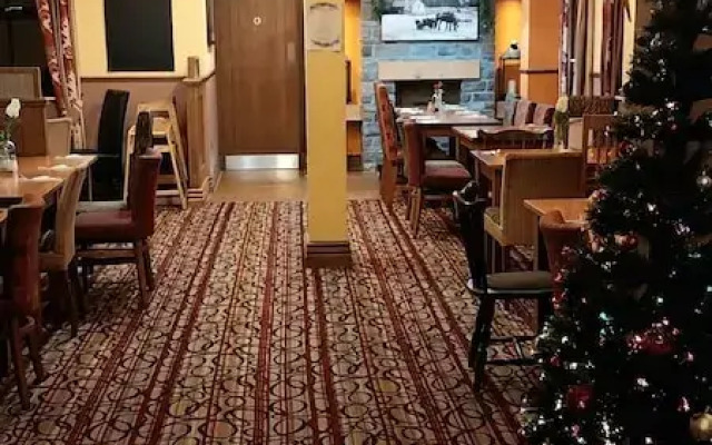 The Lamb & Flag Hotel