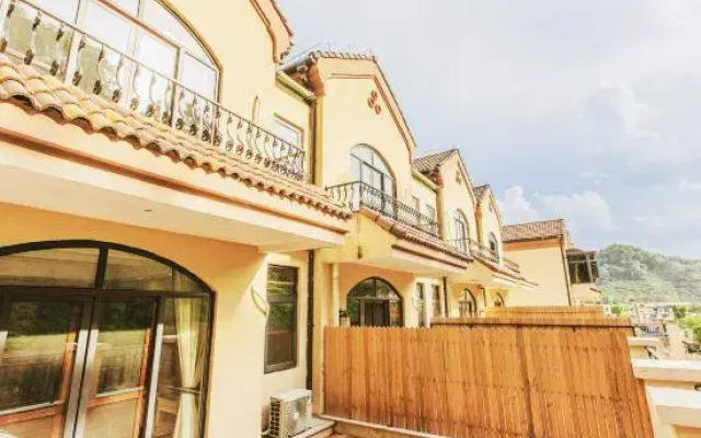 Yichun Huge Hot Spring Holiday Villa