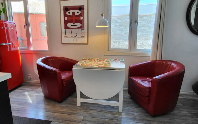 Cozee Central Apartments