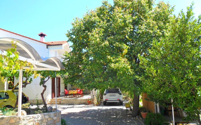 Apartments Dama (ex Danica)