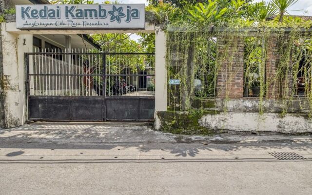RedDoorz Hostel near Adisucipto Airport Yogyakarta
