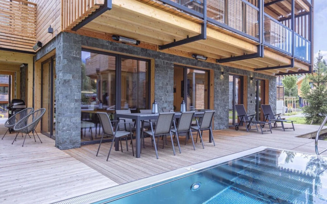 Appealing Apartment With Pool