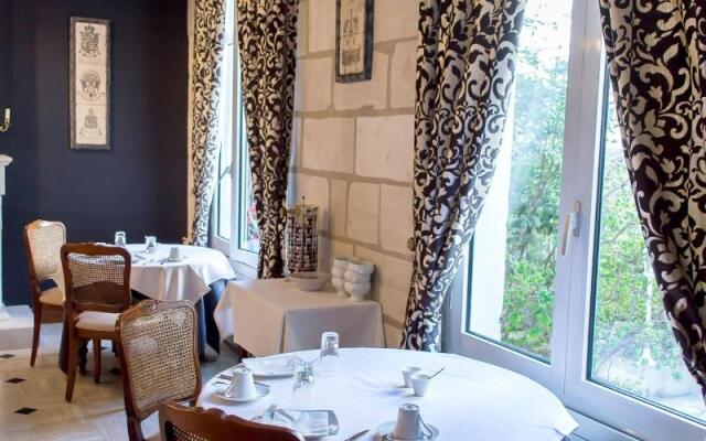 Logis Hôtel Restaurant Le Cheval Blanc